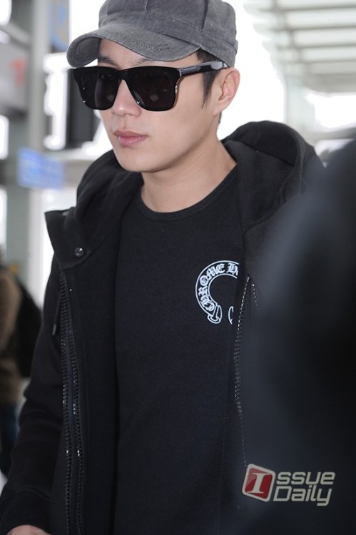 [PICS] [20.04.13] Doojoon @ Incheon Airport to Taiwan Tumblr_mlj7pztFPk1qzjehuo1_500