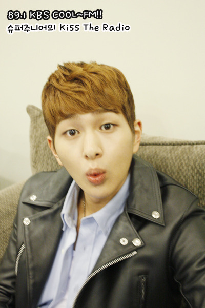 130228 Onew @ KBS Kiss The Radio Tumblr_miyww6jvbM1rtjlxyo1_500