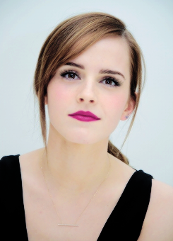 Emma Watson     Tumblr_n300kiniNE1rg0tuzo3_250