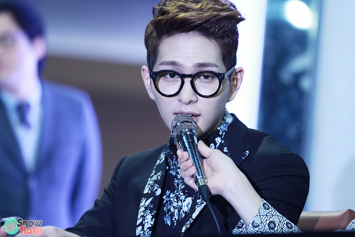 130314 Onew @ "Dream Girl" Fansigning #5: Coex fansign Tumblr_mjo78u20201rtjlxyo1_1280