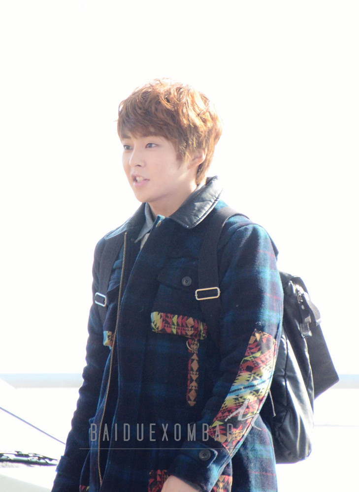 [Fantaken] 081212 EXO M XiuMin @ Incheon + Beijing Airport Tumblr_mezvvzBmjR1rt6zkmo1_1280