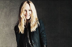 Candice Accola (Caroline Forbes) Tumblr_mpginjRW0S1rutvtdo2_250