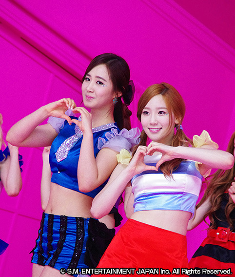 [PIC][29-12-2013]Hình ảnh mới nhất từ Album tiếng Nhật thứ 3 "LOVE&PEACE" của SNSD được phát hành - Page 2 Tumblr_n0awirX1sM1sewbc1o1_r1_500