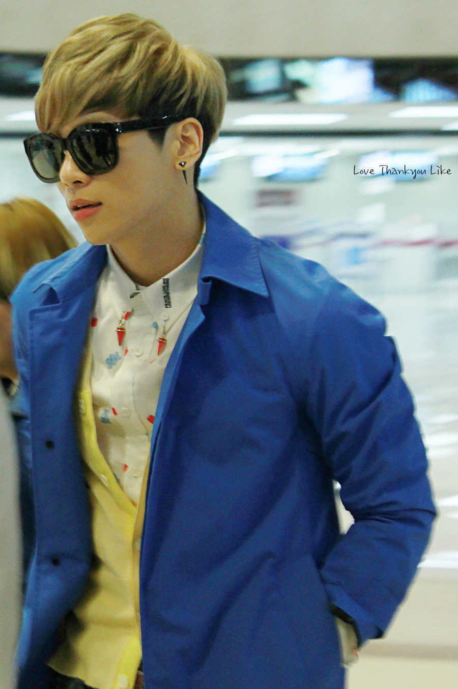 130330 Jonghyun @ Aeropuerto rumbo a Japón Tumblr_mkfs8zYDNT1r36tcgo1_1280