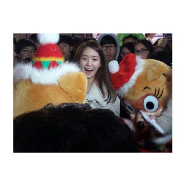 [PIC][27-11-2013]YoonA ghi hình cho chương trình "Guerilla Date" tại Lotte World vào tối nay Tumblr_mwx0nrjwD31qa4vu6o1_1280