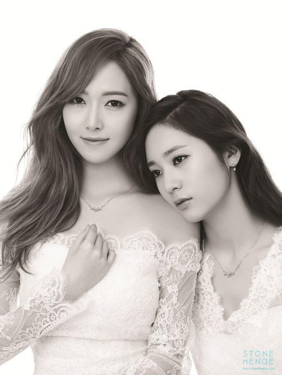 {PICS} Jessica & Krystal @ Stonehenge  Tumblr_mh4g4suk1T1rw31xro1_1280