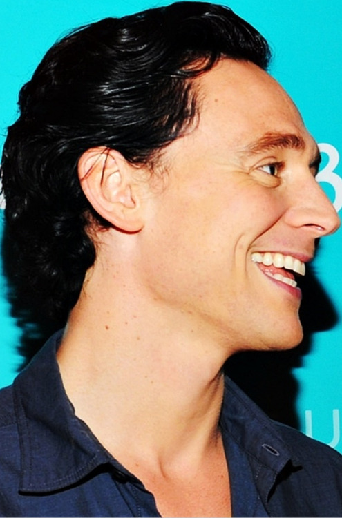 Kedvenc képeink Tom Hiddlestonról No. 1. - Page 22 Tumblr_mersoczE4z1r8mbcio1_500