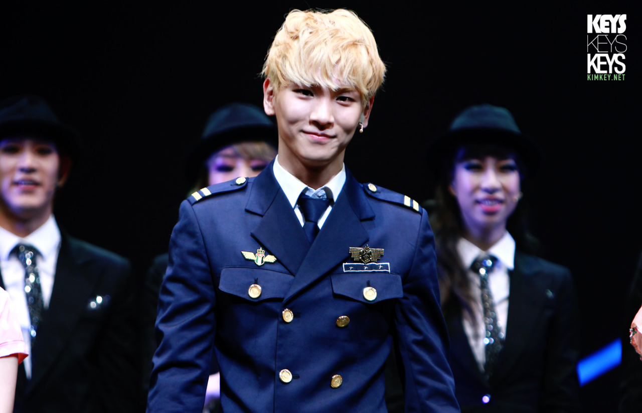 121216 Key @ Catch Me If You Can Musical Tumblr_mf4vmgpoQH1r5kb7po1_1280