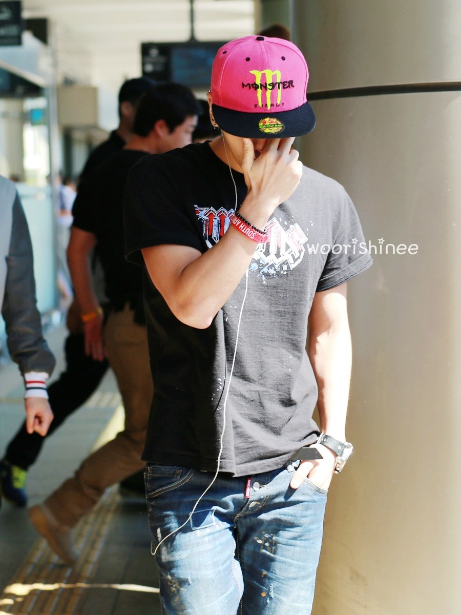 130916 Jonghyun @ Aeropuerto de Gimpo desde Japón Tumblr_mt7hh8kjoX1qzk8j4o1_1280