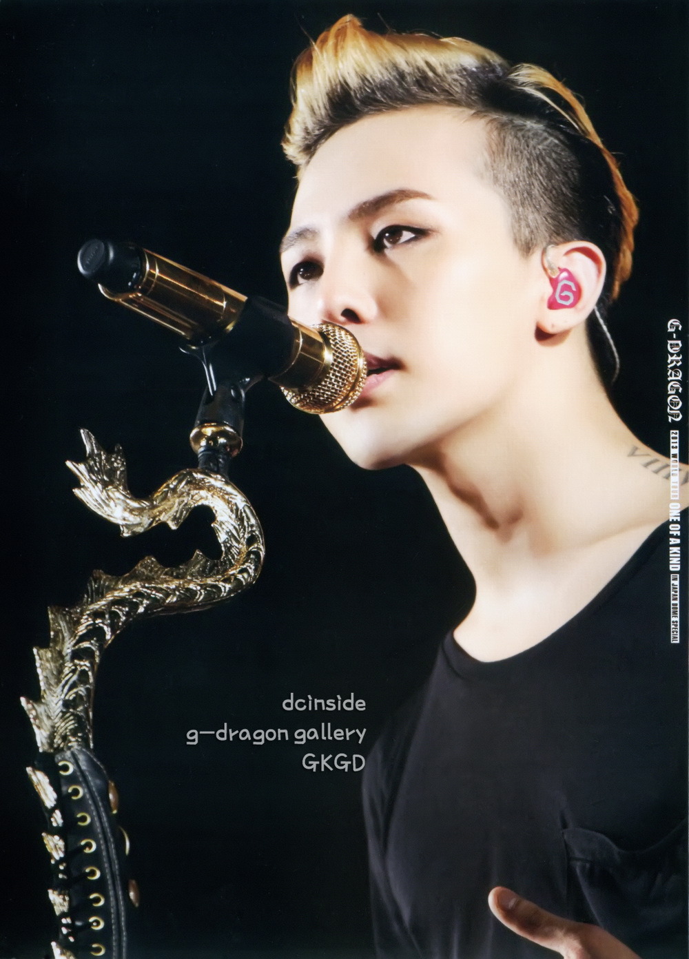 [22/11/2013][Photos] ONE OF A KIND World Tour In Japan Dome Special (HD Scans) Tumblr_mwn3wtwi1m1qb2yato1_1280