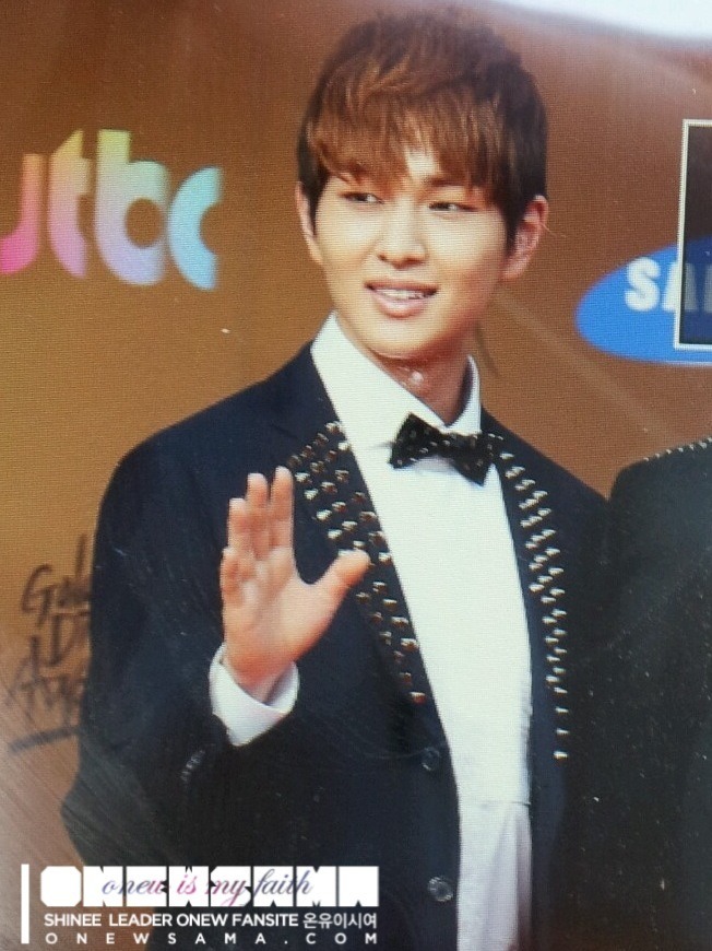 130115 Onew @ 27th Golden Disk Awards Tumblr_mgnw28F5zA1rtjlxyo1_1280