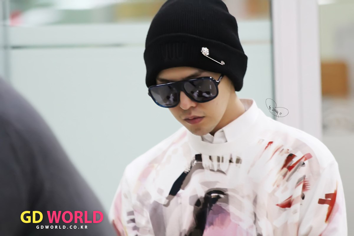 [25/4/2013] G Dragon ở sân bay Gimpo từ Nhật trở về Hàn Tumblr_mlsxg1kf6P1qzjb8ko3_1280