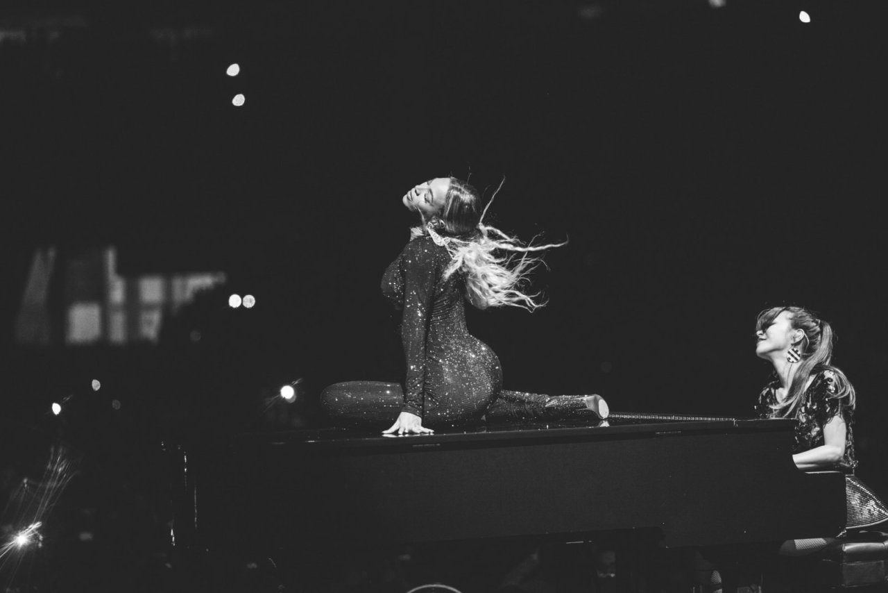 Beyoncé > "The Mrs. Carter Show" World Tour [IV] - Página 45 Tumblr_mtdm28ocLe1rqgjz2o1_1280