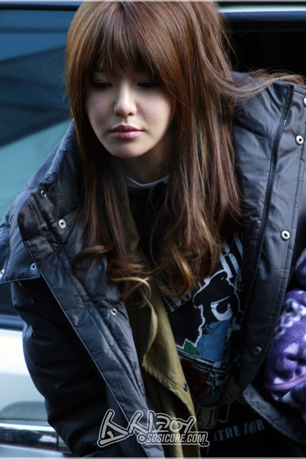 [PIC][04-01-2013]SNSD xuất hiện tại toà nhà KBS để ghi hình cho chương trình "Music Bank" chiều nay Tumblr_mg3lt17kbF1r4oun7o5_1280