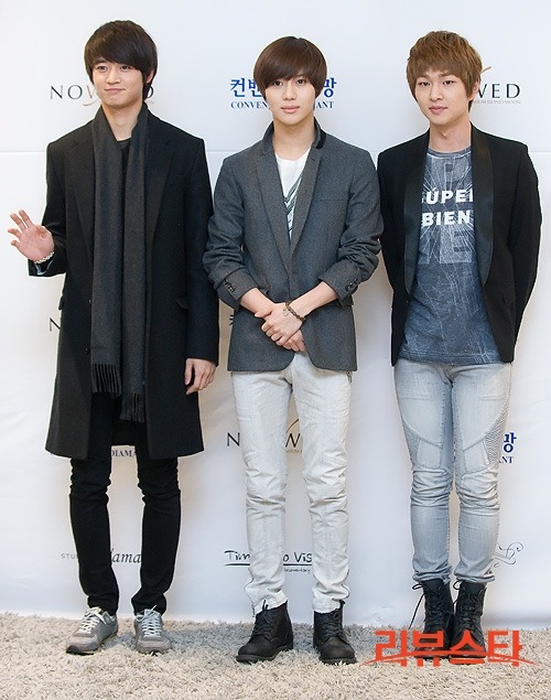 121216 Onew, Minho y Taemin @ Boda de Hong Rongki y Kim Alene Tumblr_mf46v1lgph1rsplwwo2_500