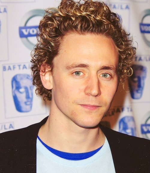 Kedvenc képeink Tom Hiddlestonról - Page 4 Tumblr_mtm4x8kf0J1sfegf3o1_500