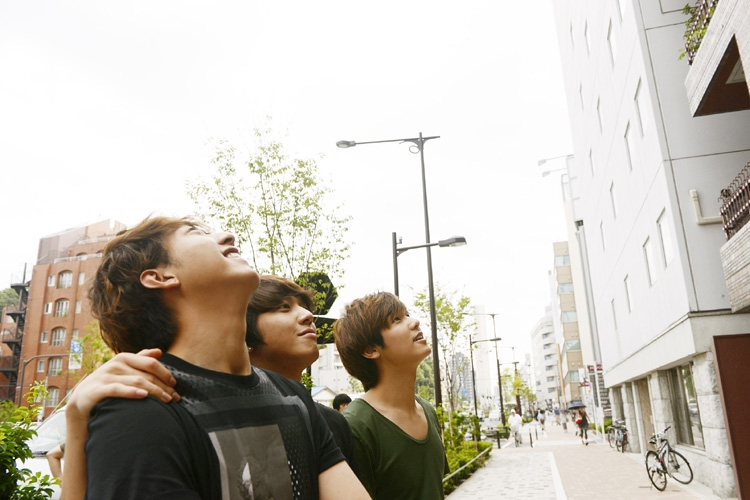 [Photos|Scans] THE STORY OF CNBLUE / NEVER STOP Tumblr_mxdsrjeuVB1rgxfbio8_1280