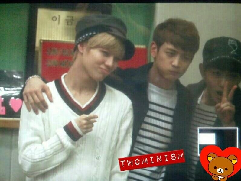 120426 SHINee @ Sukira Kiss The Radio Tumblr_mlvtlg6PUO1rgb2sto8_1280