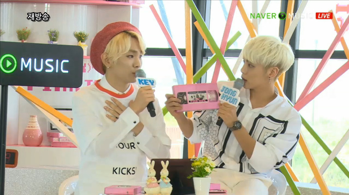 130729 Jonghyun y Key @ Play! Pink Tape con f(x) Tumblr_mqooyvc85E1qdhpxjo5_1280