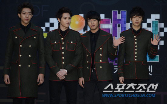 [Event] SBS Gayo Daejun (29.12.2012) Tumblr_mftiwchjpq1rgxfbio2_1280