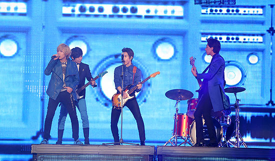 [Event] SBS Gayo Daejun (29.12.2012) Tumblr_mfugybwZvl1rgxfbio5_1280