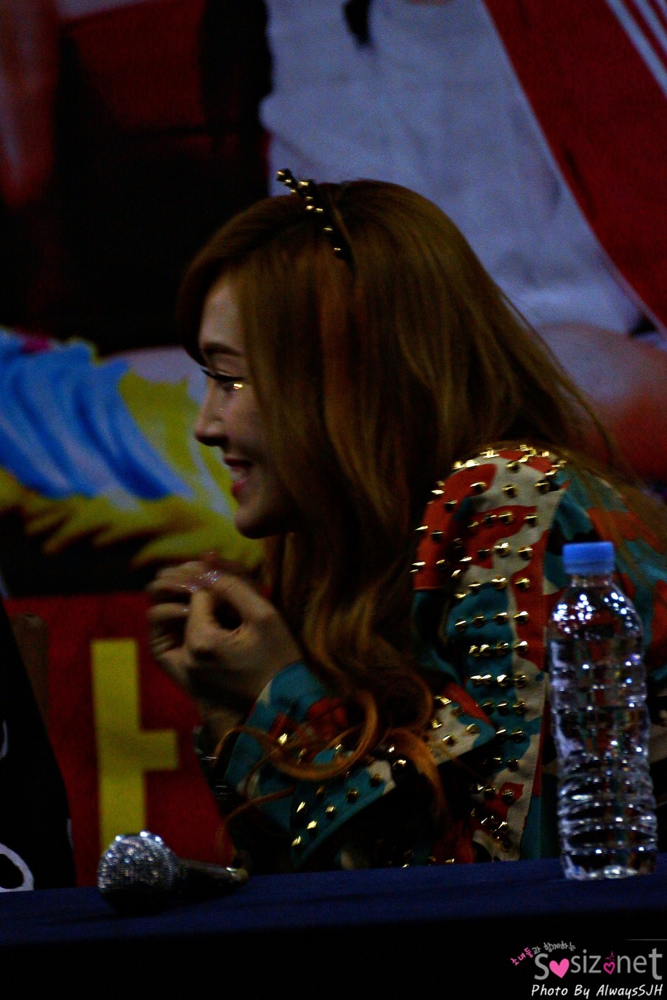 [PIC][26-01-2013]Yuri - SeoHyun - Sunny - YoonA và Jessica xuất hiện tại buổi ký tên cho fan hâm mộ vào tối qua Tumblr_mh70yiQpuk1rs68xto4_1280