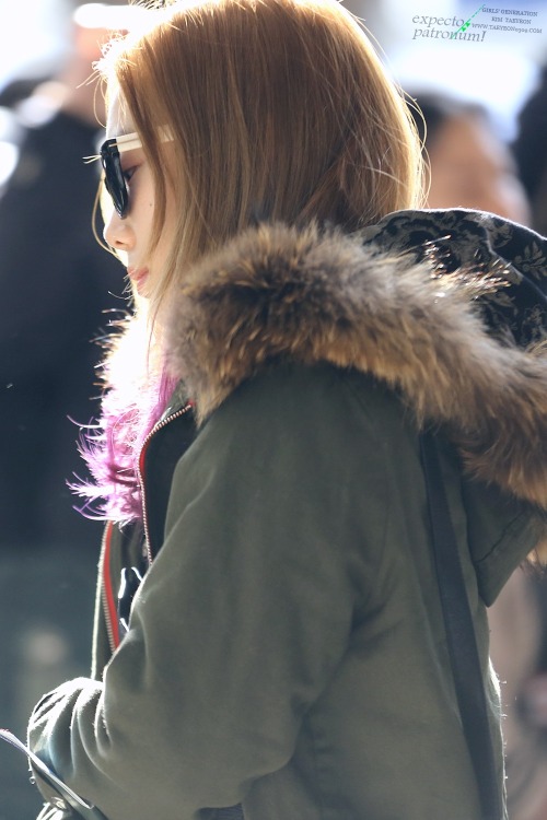 [ PICS] SNSD en el aeropuerto Gimpo dirigiéndose hacia japon Tumblr_mhpev8j7Zc1rs68xto1_500