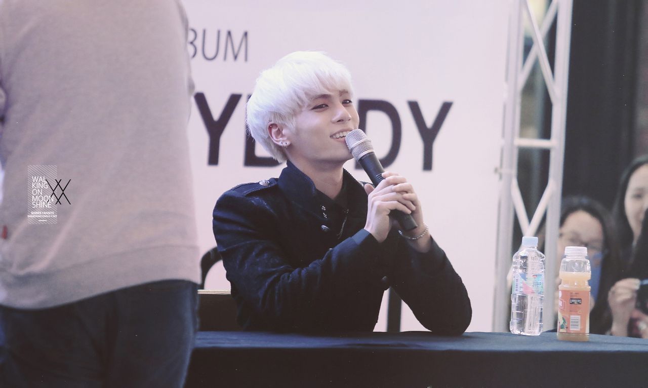 131025 Jonghyun @ Fansign Event Tumblr_mv8nn3ZHHg1qzk8j4o1_1280