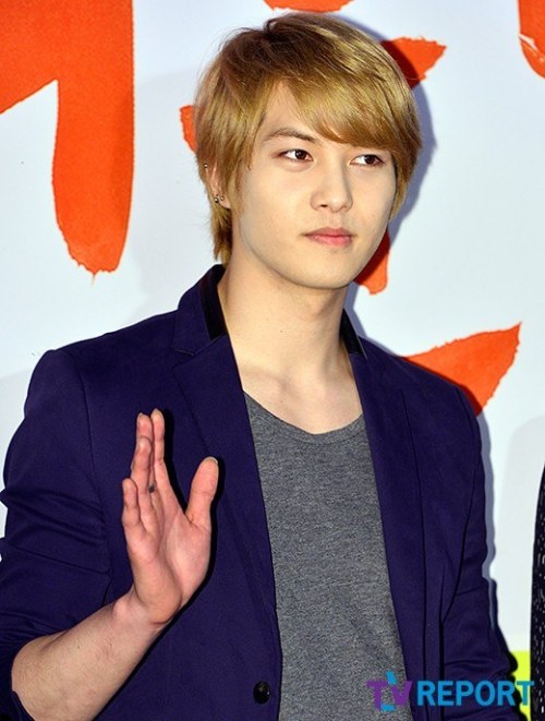 [EVENT] CNBlue à la première de "passionate goodbye" Tumblr_mn5esryglh1qdhf3po1_500