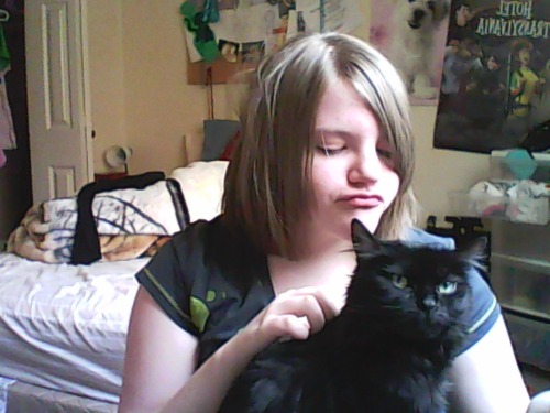 post pictures of you with your cats or just your cats Tumblr_mkhlt2IvJo1rvc145o1_500