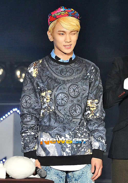 130220 Key @ Naver Comeback Showcase Tumblr_miisuyTwed1r5kb7po1_500