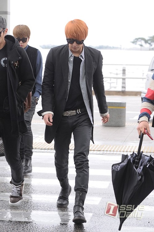 [PICS] [20.04.13] Dongwoon @ Incheon Airport to Taiwan Tumblr_mlj7wiymKJ1qzjehuo2_500