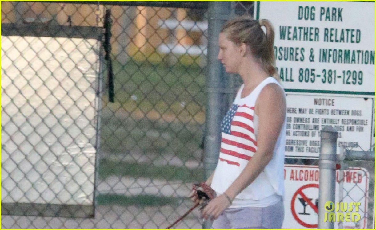 Heather Morris caminado por L.A Tumblr_mmunlsJJgw1r4ezfzo1_1280