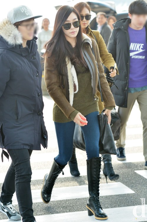 [PIC][03-01-2014]Yuri và Tiffany khởi hành đi Milan - Ý để chụp hình cho Burbery vào sáng nay Tumblr_myt80qvsdj1sewbc1o2_500