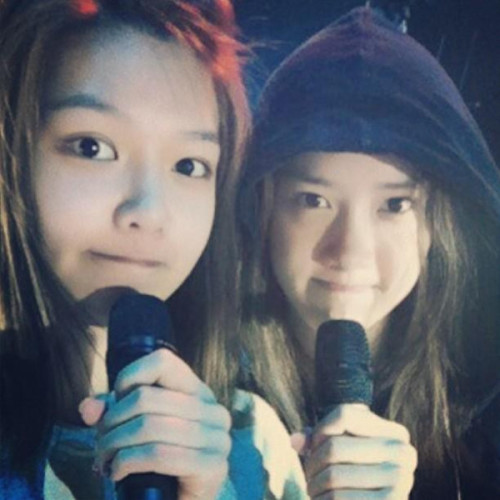   [CAPS]  Nueva SELCA de Sooyoung & Yoona Tumblr_mjxzwp6usf1qb1285o1_500