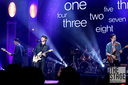 [Live] CNBLUE @ SBS MTV THE STAGE Big Pleasure (05.03.2014) Tumblr_n2uzntqywi1rgxfbio1_1280