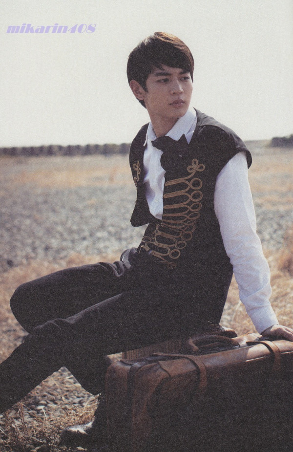 [SCANS] SHINee - '1000 Years, Always By Your Side' Booklet y Photocards Tumblr_mev8s7bGqX1qdtvhxo8_1280