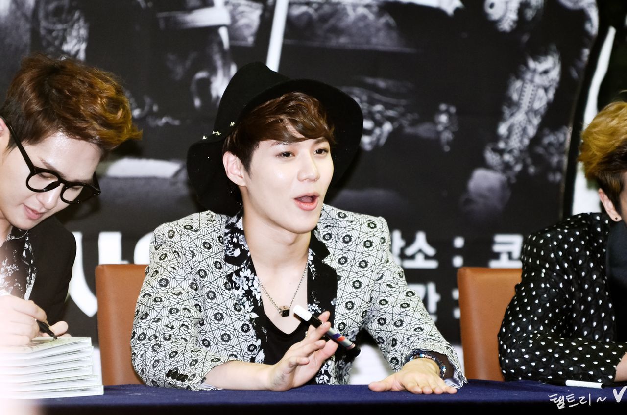 130314 Taemin @ 7th ‘Dream Girl’ Fansign Tumblr_mjqko4OlMn1qdtvhxo10_1280