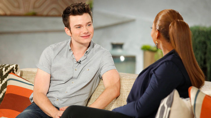 Chris Colfer en el Show de Queen Latifah Tumblr_mvecu8OxwY1qe476yo2_1280