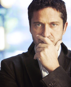 ♥ Sleeping Sun - Gerard Butler ♥  Tumblr_mugevg4REE1qig6kuo4_250