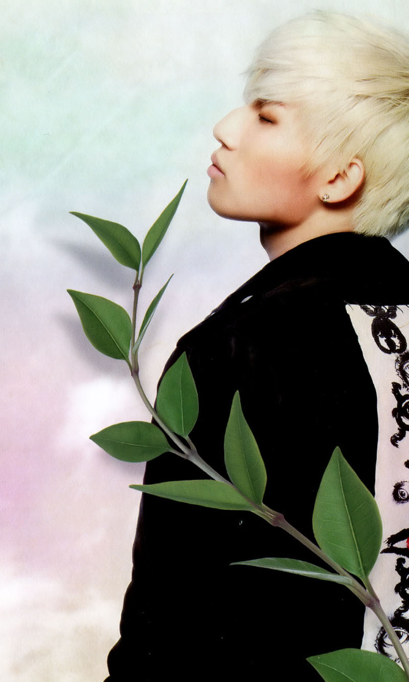 [1/3/13][PhoScan] Daesung rạng rỡ trong concept cho album D'scover Tumblr_mixe4vWHSS1qb2yato3_1280