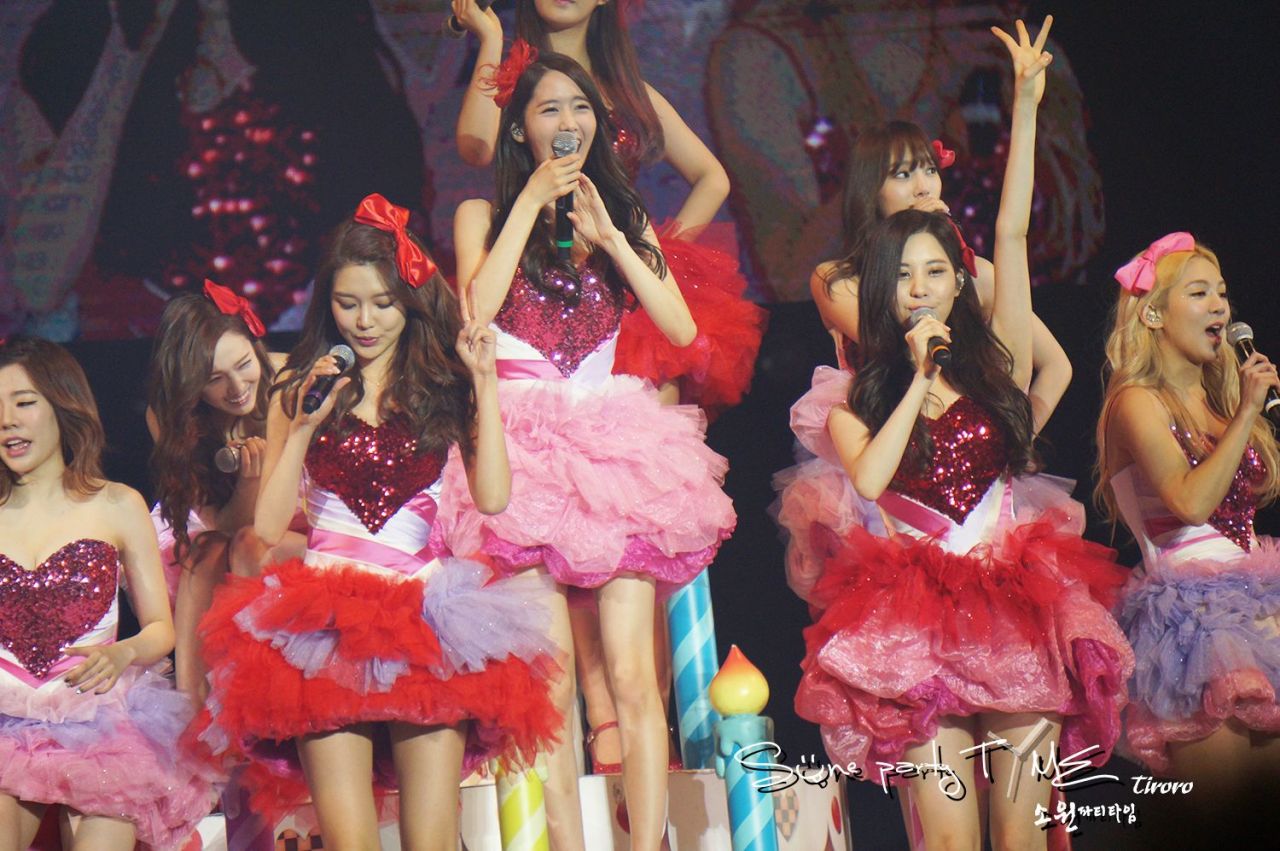 [PIC][15-02-2014]SNSD khởi hành đi Ma Cao để biểu diễn "2013 Girls' Generation's World Tour – Girls & Peace in Macau" vào sáng nay - Page 15 Tumblr_n1e2o2Mygp1sewbc1o1_1280