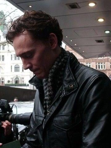 Tom Hiddleston - Kibeszélősdi - Page 8 Tumblr_mf27iitzLD1ryxkomo1_400