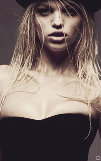 Daphne Groeneveld Tumblr_mgxf2gAD1O1qmxjxqo4_250