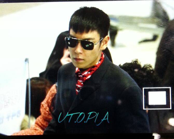 [11/1/13][Pho] TOP, GD và Taeyang tại sân bay Gimpo đến Nhật Tumblr_mgghhm9zIb1qb2yato4_1280