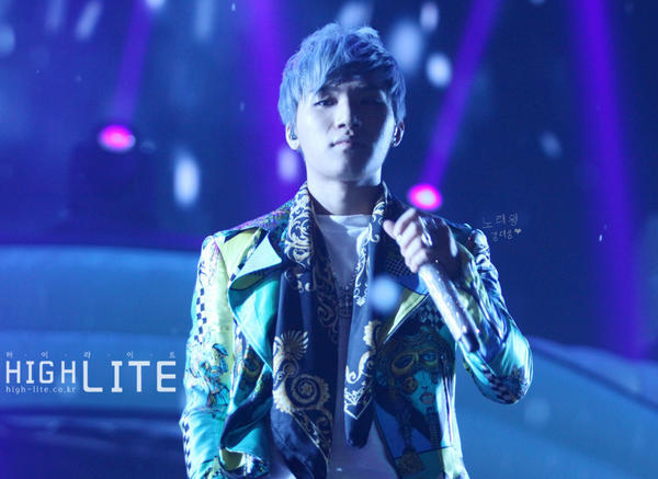 [PhoHD] ALIVE Tour 2012 ở Hồng Kông (8-9-10/12/2012) Tumblr_meuhdgKFQZ1rd8m4do1_1280