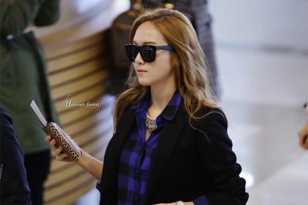 [PIC][25-03-2013]SNSD khởi hành đi Nhật Bản vào chiều nay - Page 3 Tumblr_mkororyb9n1rs68xto2_1280