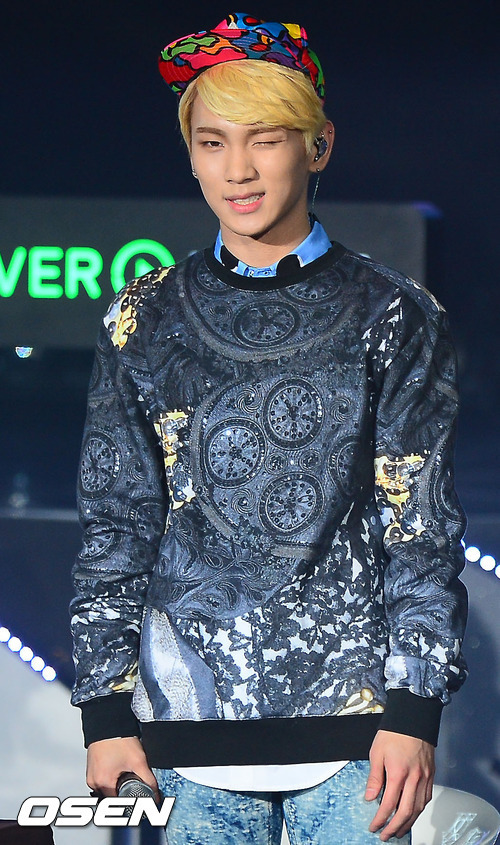 130220 Key @ Naver Comeback Showcase Tumblr_miiuf2CzRt1r5kb7po1_1280