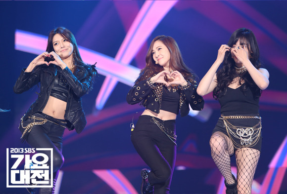 [PIC][29-12-2013]SNSD tham gia Đại nhạc hội cuối năm "SBS Gayo Daejun 2013" vào tối nay  - Page 2 Tumblr_myol7d12MC1sewbc1o1_1280