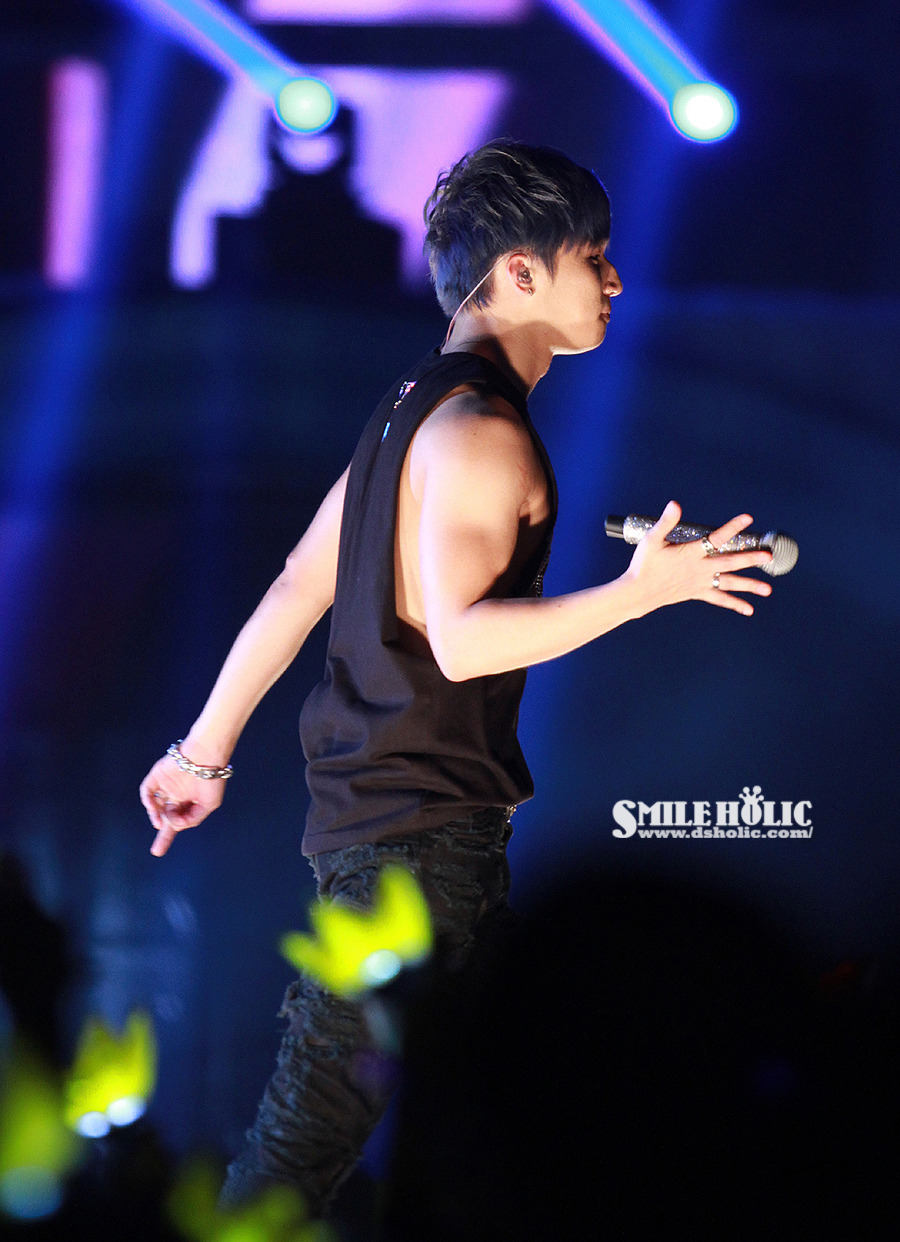 [PhoHD] ALIVE Tour 2012 ở Hồng Kông (8-9-10/12/2012) Tumblr_mewzvry47h1qb2yato10_1280